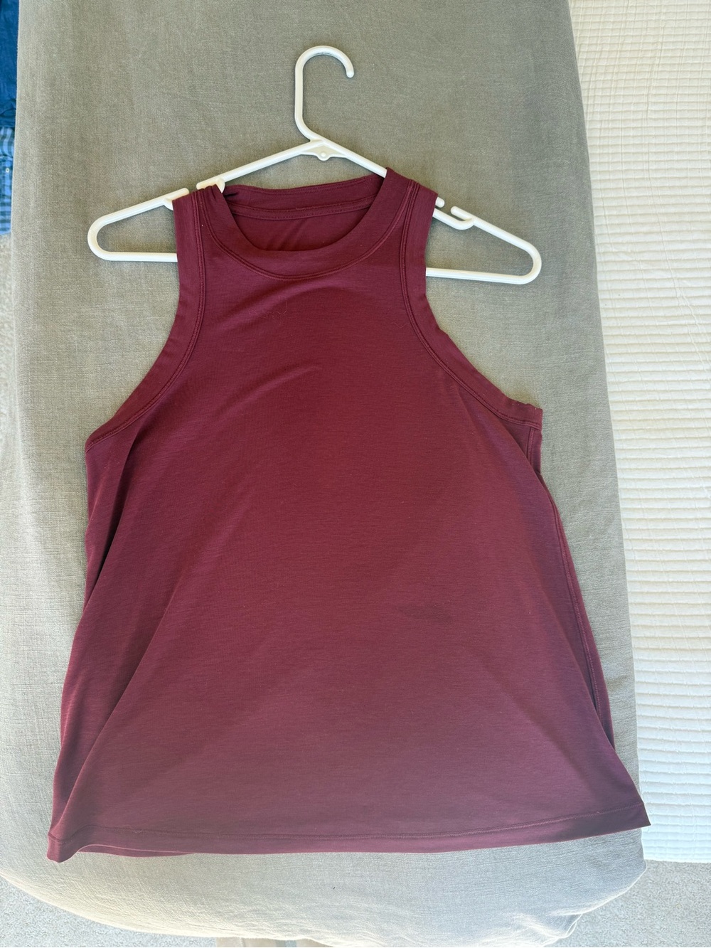 Lulu Women's Sleeveless High-Neck Tank Top - Burgundy